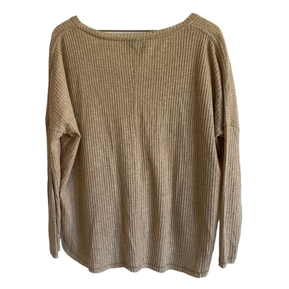 TWO Out From Under Long Sleeve Oversized Soft Tops, Tan & Gray, Size XS - Picture 6 of 14